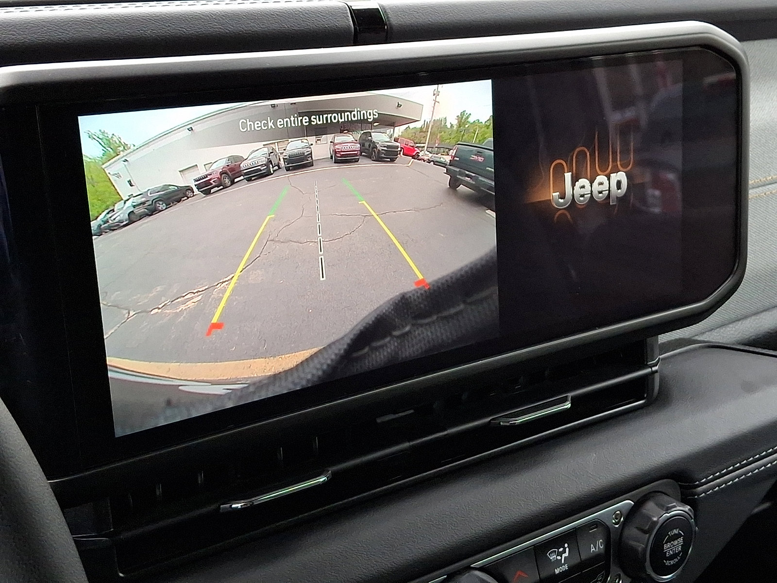 Certified 2025 Jeep Wrangler Unlimited Sahara AWD/4WD image 18