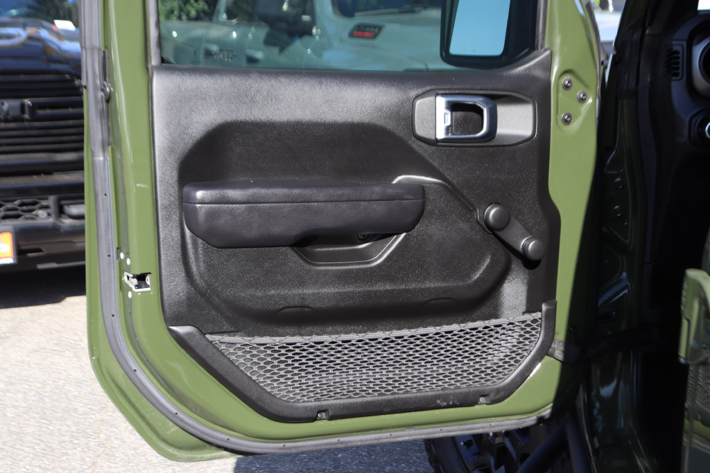 Used 2023 Jeep Gladiator Sport AWD/4WD image 14