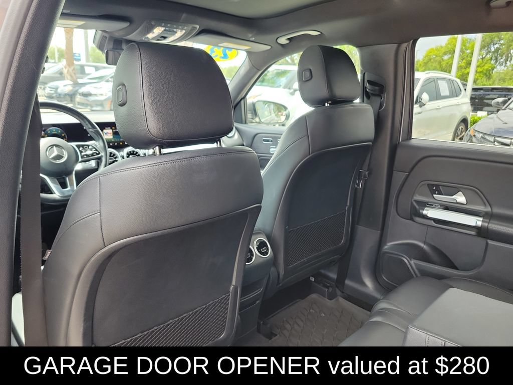 Used 2023 Mercedes-Benz GLB 250 4MATIC w/ Premium Package image 12