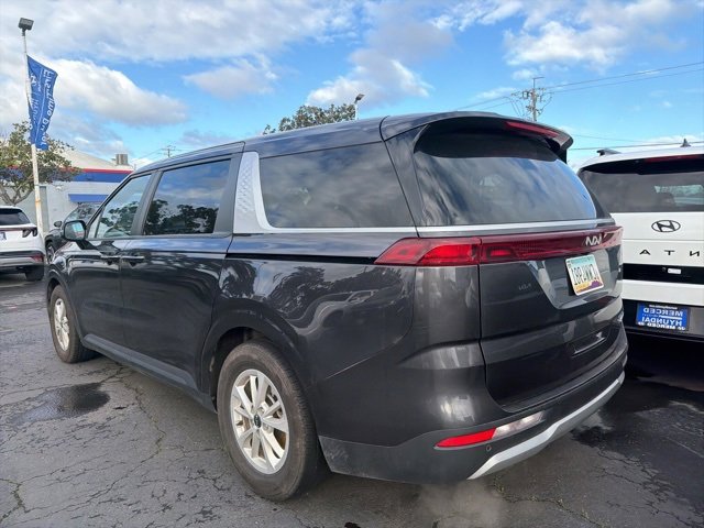 Used 2024 Kia Carnival LX image 4