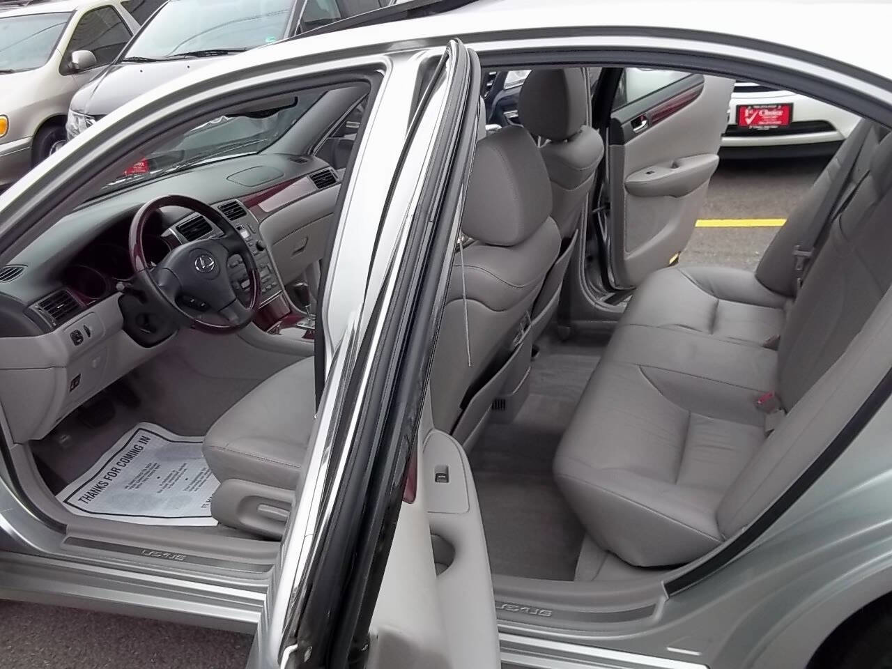 Used 2003 Lexus ES 330 FWD image 7