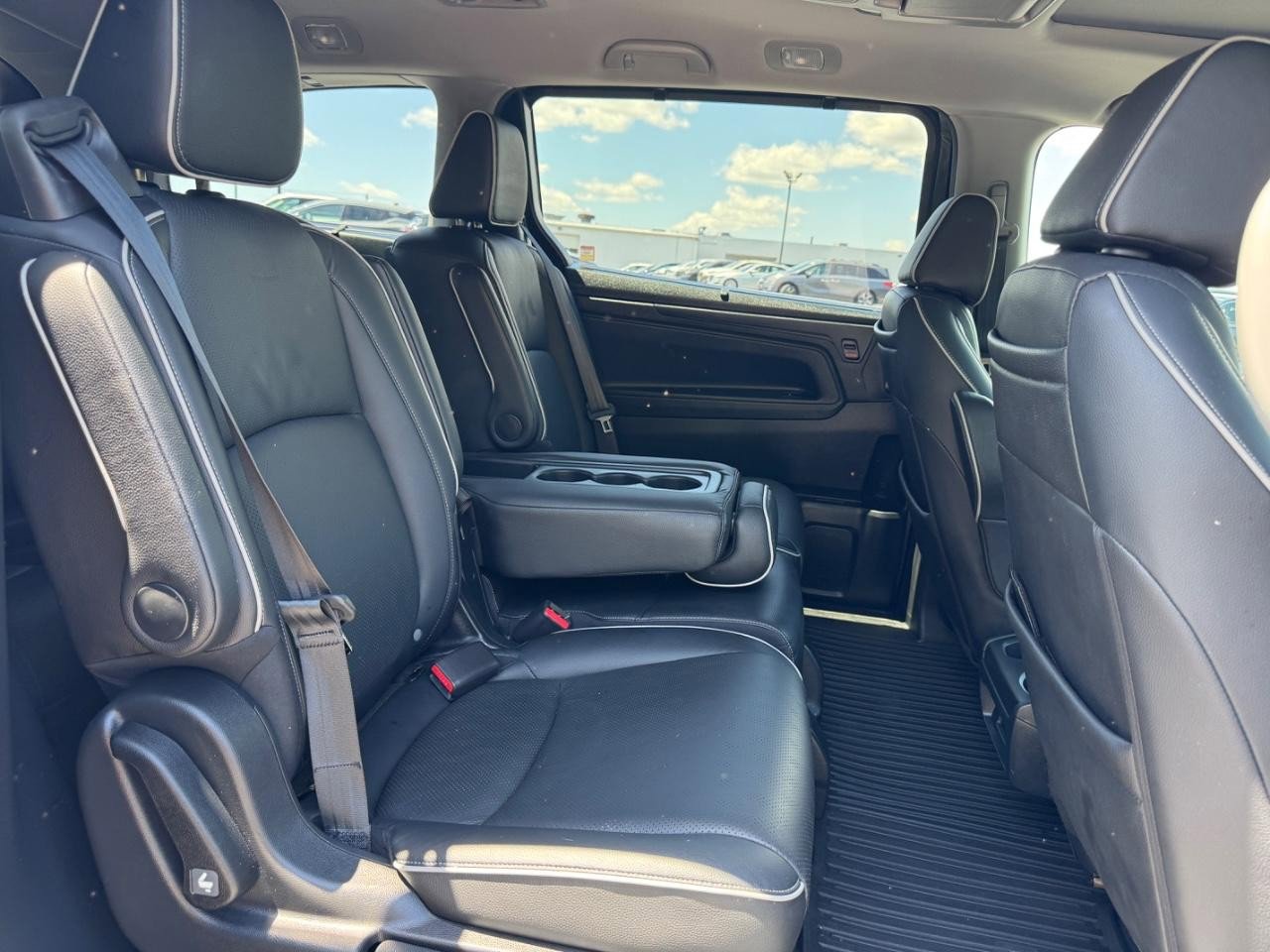 Used 2024 Honda Odyssey Elite image 11