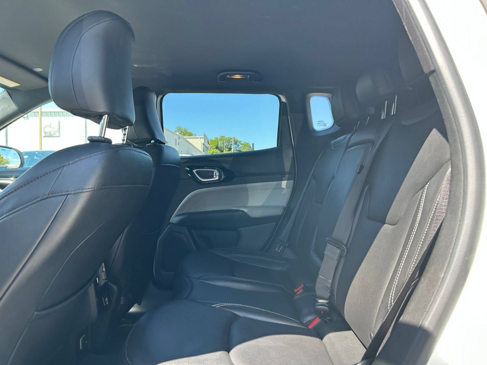 Used 2025 Jeep Compass Limited AWD/4WD image 20
