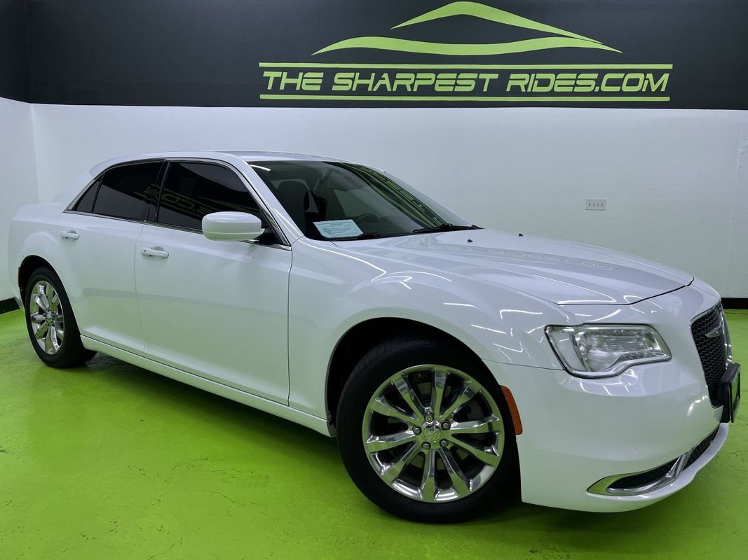 Used 2017 Chrysler 300 Limited AWD/4WD image 1