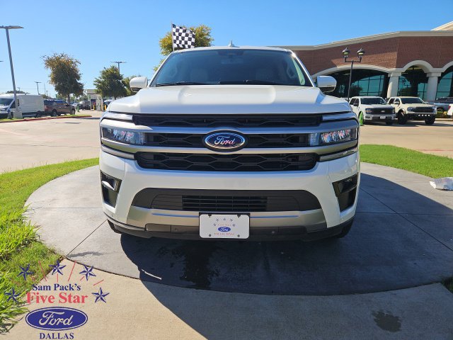 Used 2024 Ford Expedition XLT RWD image 1