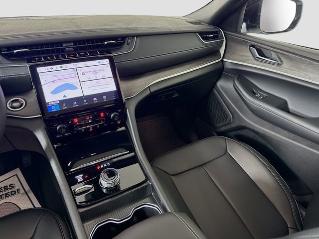 New 2025 Jeep Grand Cherokee Limited w/ Black Appearance Package image 23