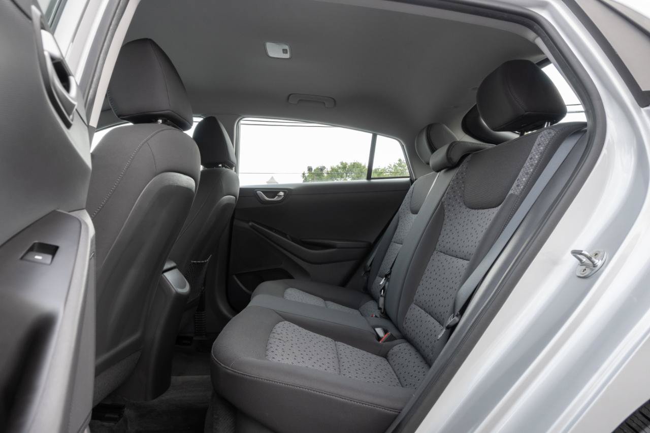 Used 2019 Hyundai Ioniq Blue FWD image 17