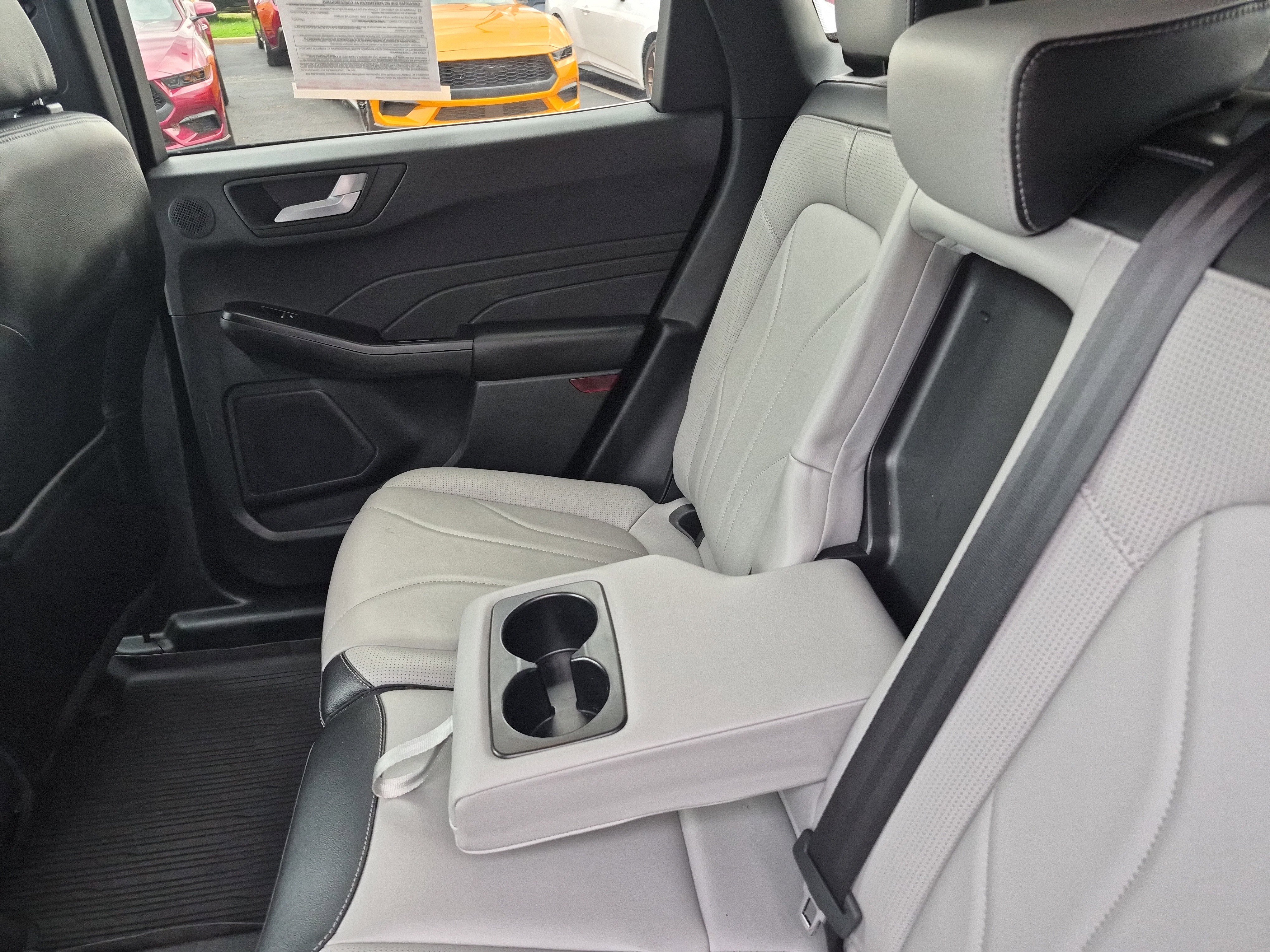 Certified 2025 Ford Escape SE w/ PHEV Premium Package FWD image 16