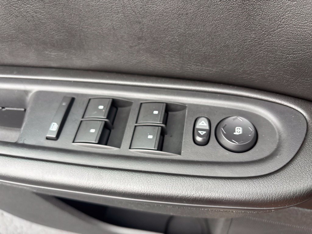 Used 2017 Chevrolet Traverse LT FWD image 16