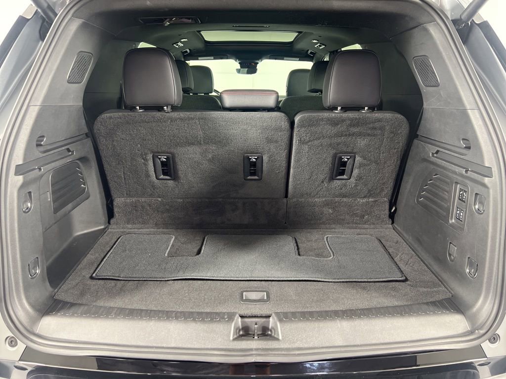 Used 2024 Chevrolet Traverse RS image 12