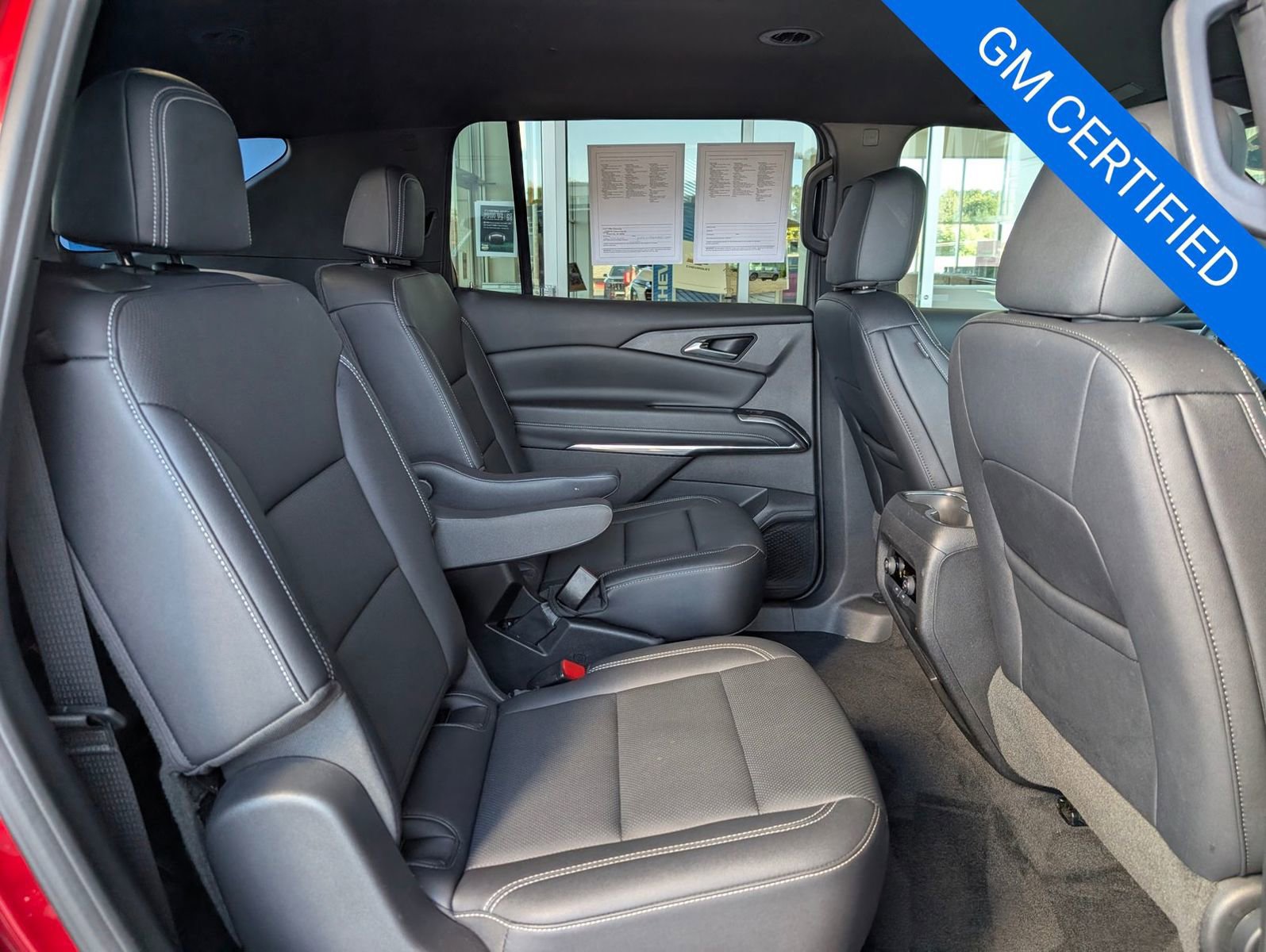 Used 2025 Chevrolet Traverse LT image 38