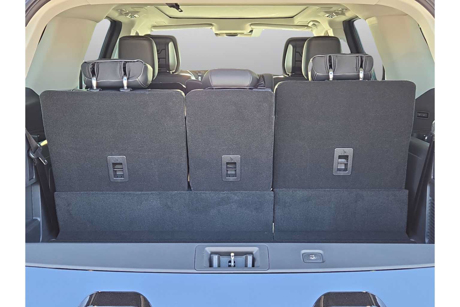 New 2027 Ford Expedition Platinum w/ Driver's Package RWD image 11