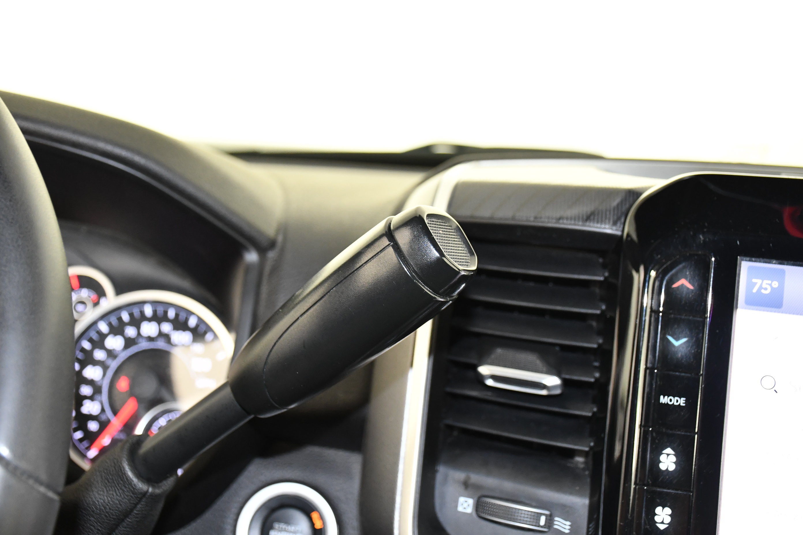 Used 2025 RAM 2500 Big Horn AWD/4WD image 25