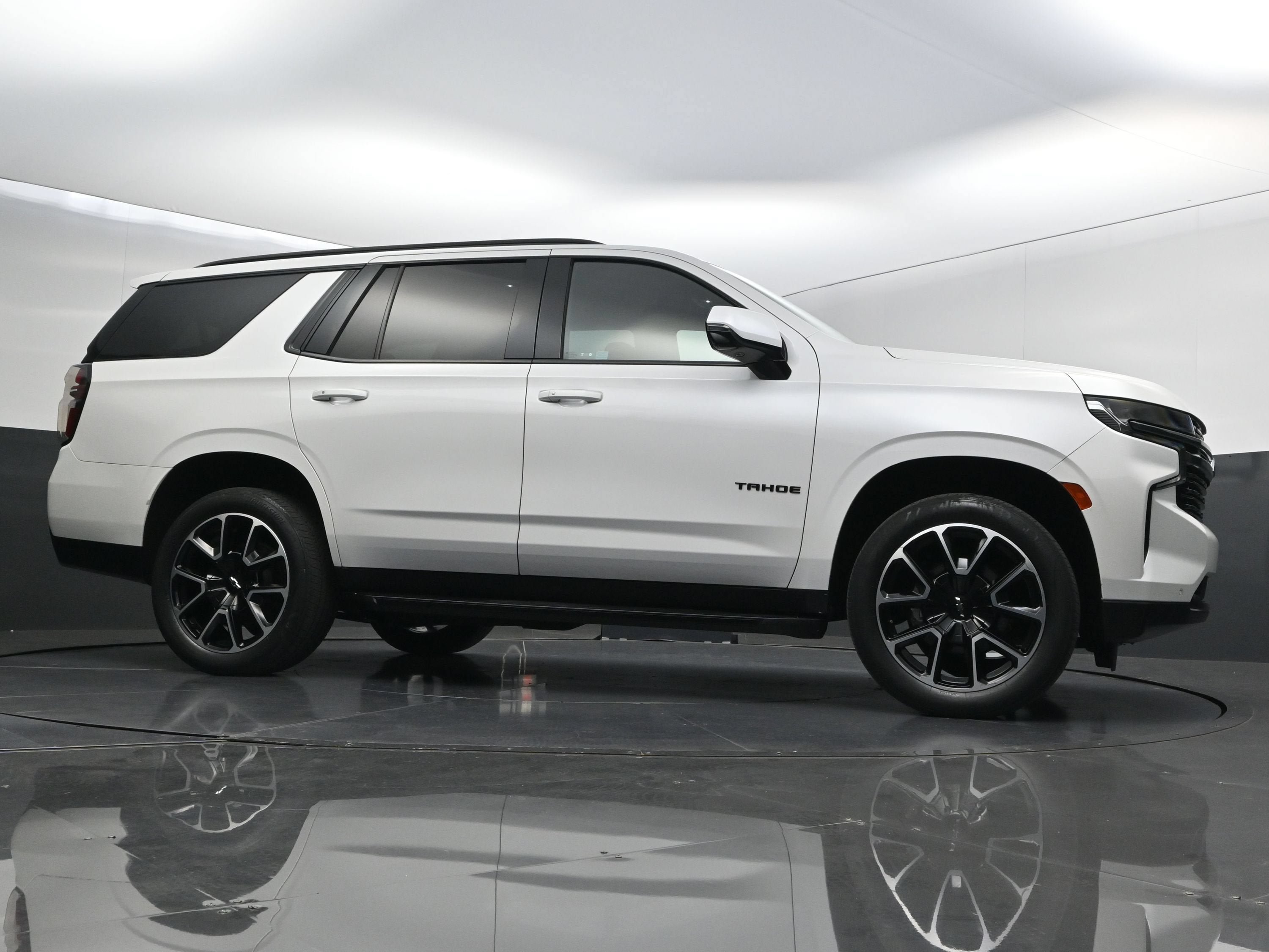 Certified 2022 Chevrolet Tahoe RST w/ Luxury Package AWD/4WD image 49