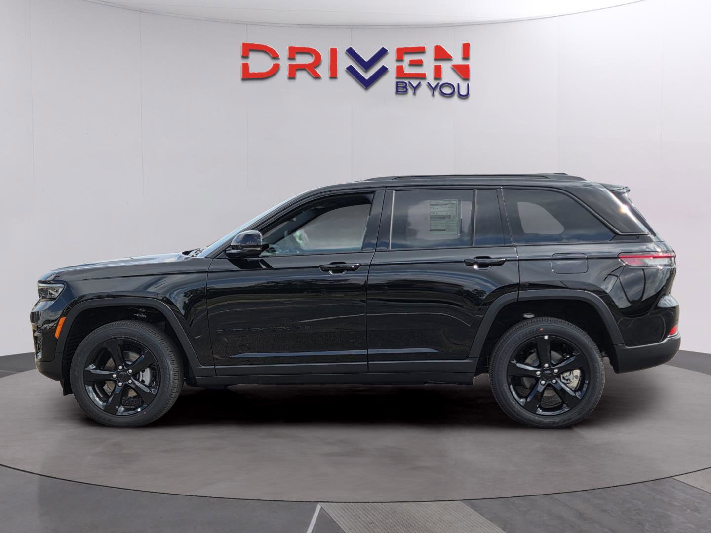 New 2025 Jeep Grand Cherokee Altitude image 2