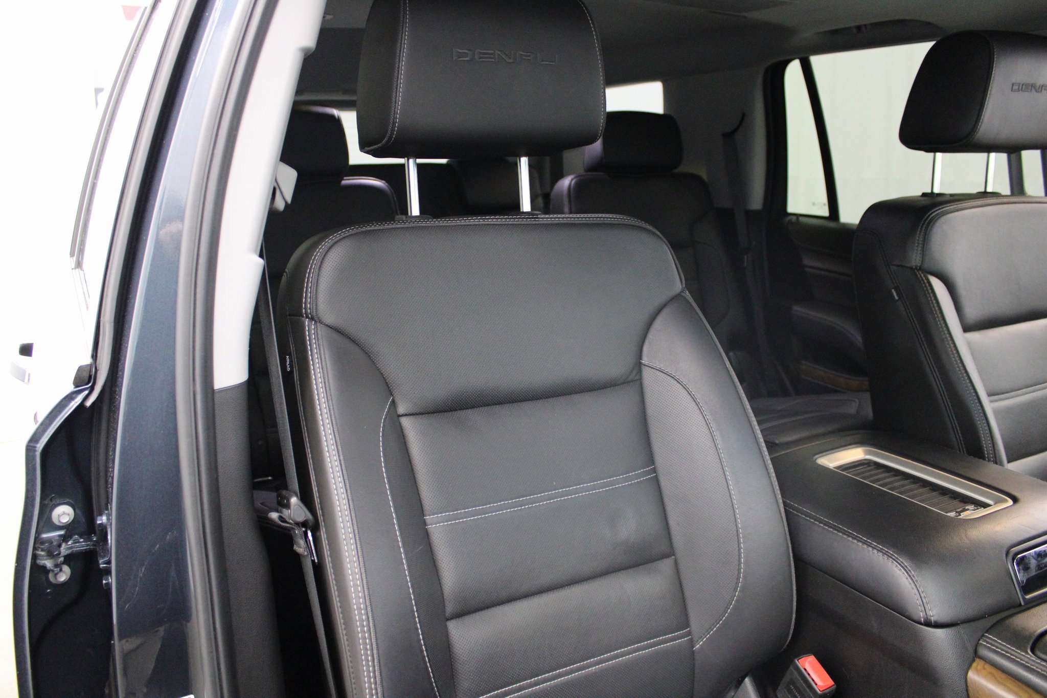 Used 2019 GMC Yukon Denali image 34