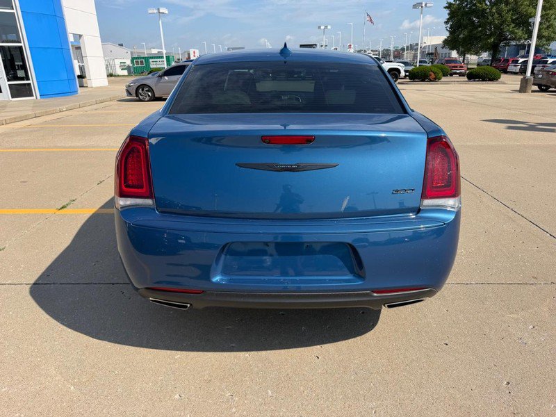 Used 2022 Chrysler 300 Touring w/ Sport Appearance Package RWD image 3