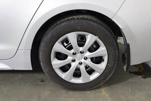Used 2025 Toyota Corolla LE image 36