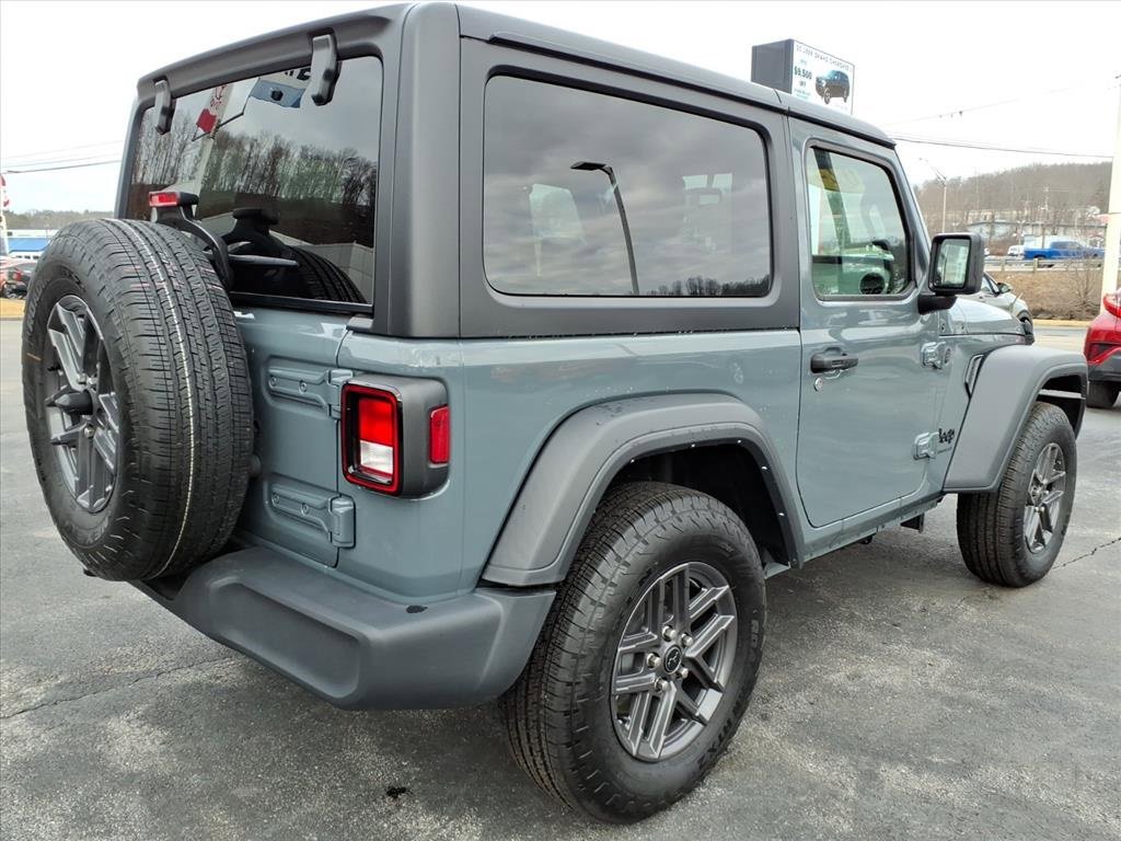 Used 2024 Jeep Wrangler Sport image 4