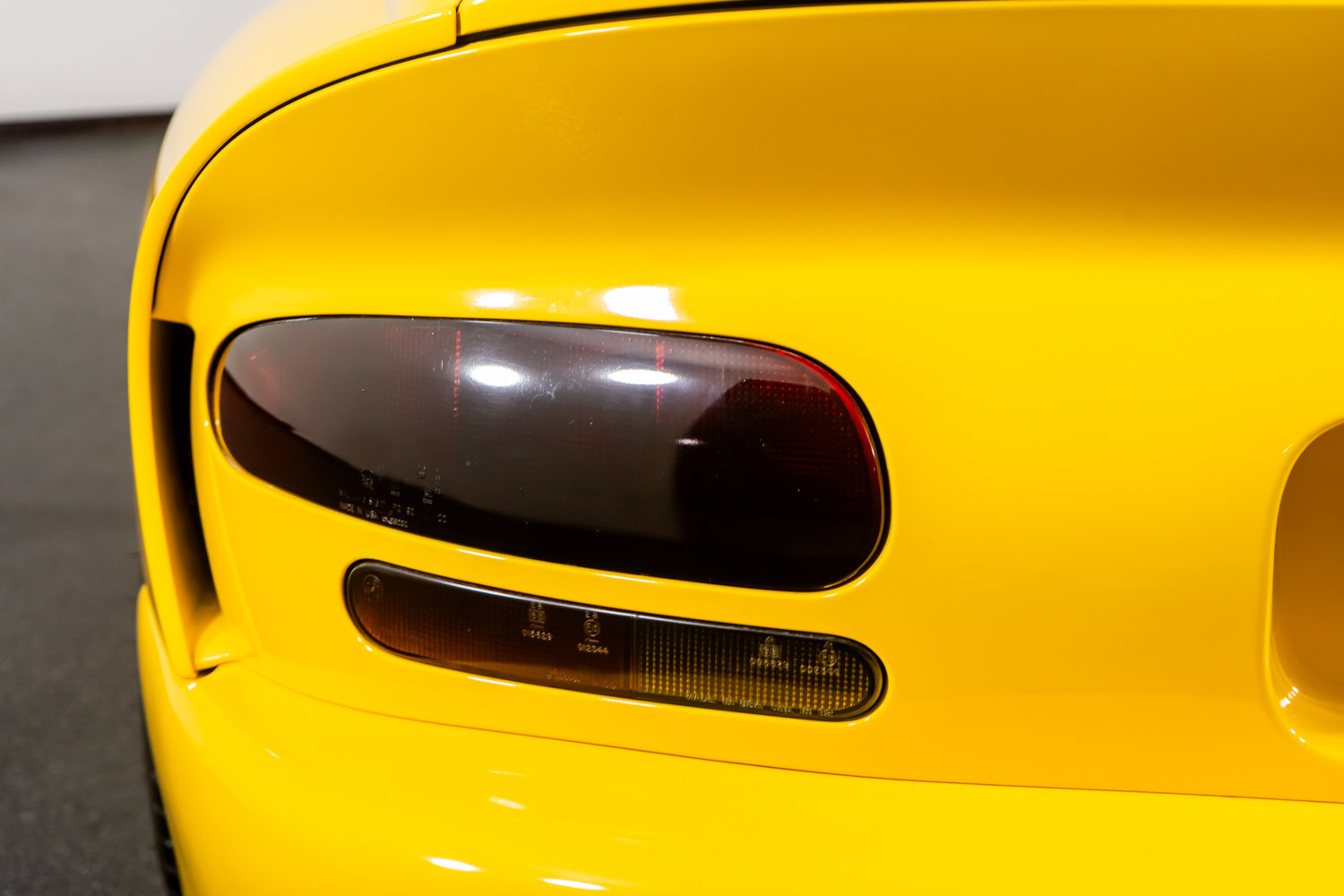 Used 2001 Dodge Viper GTS image 12