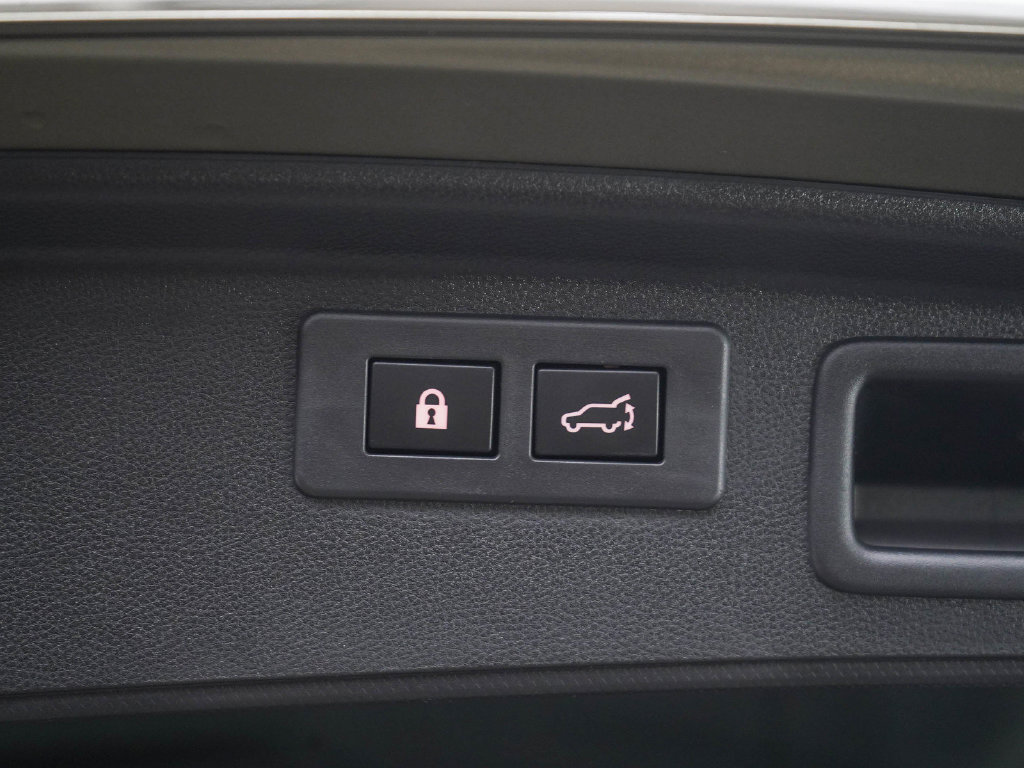 Used 2024 Subaru Forester Touring w/ Pop Package 2 AWD/4WD image 17