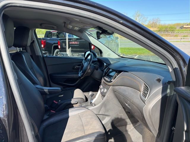 Used 2019 Chevrolet Trax LT w/ LT Convenience Package AWD/4WD image 10