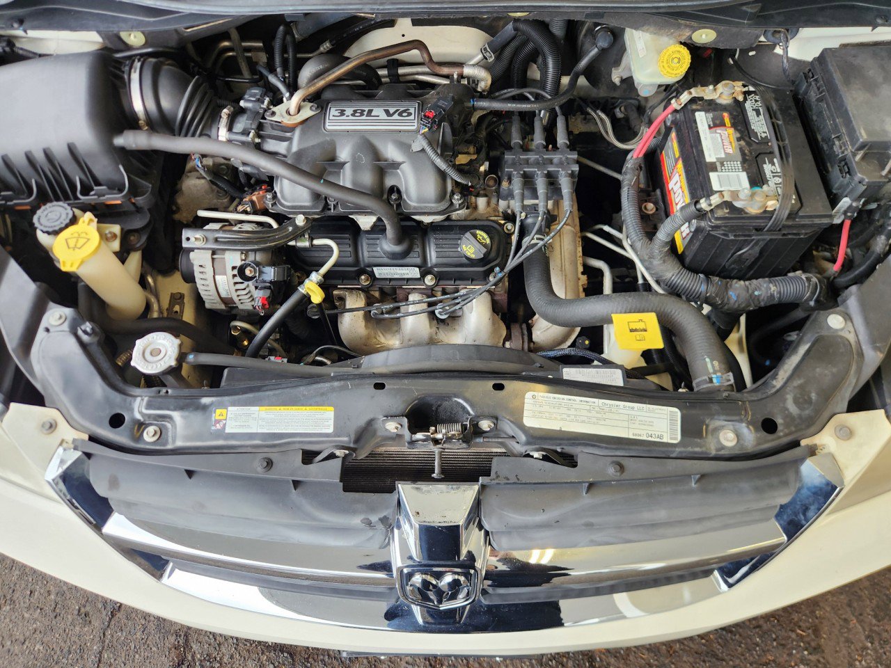 Used 2010 Dodge Grand Caravan SXT image 13