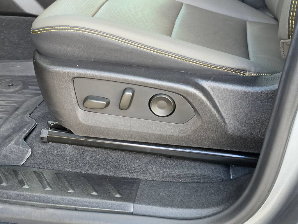 Used 2025 Chevrolet Colorado ZR2 AWD/4WD image 18
