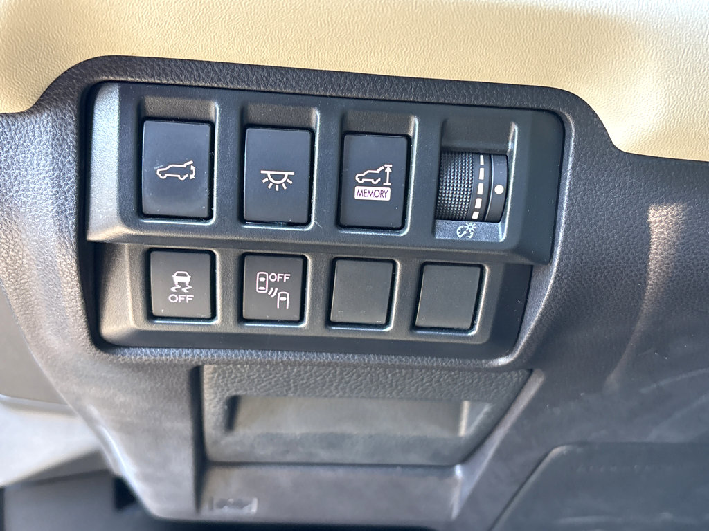 Used 2020 Subaru Ascent Limited w/ Technology Package image 19