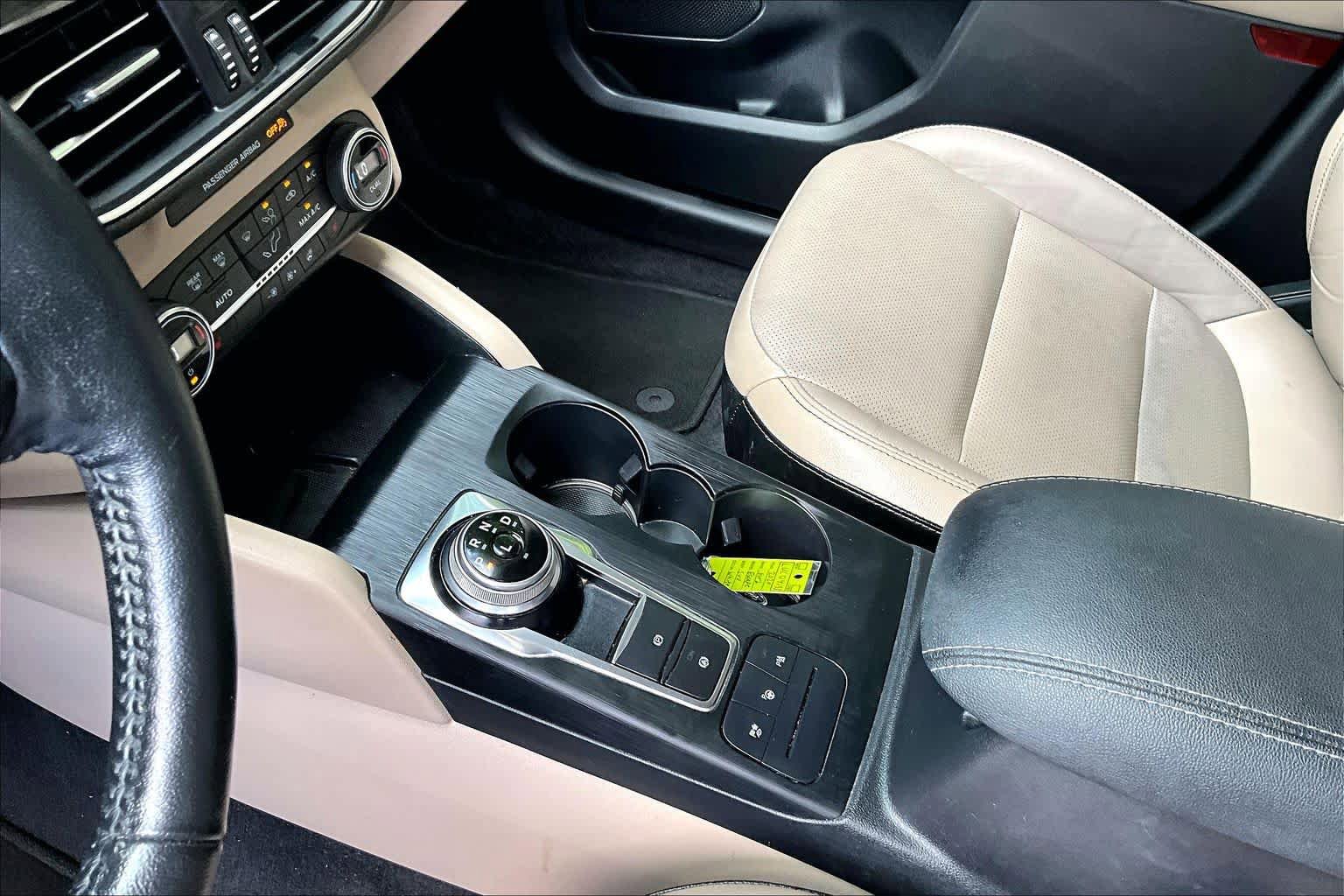 Used 2020 Ford Escape Titanium AWD/4WD image 16