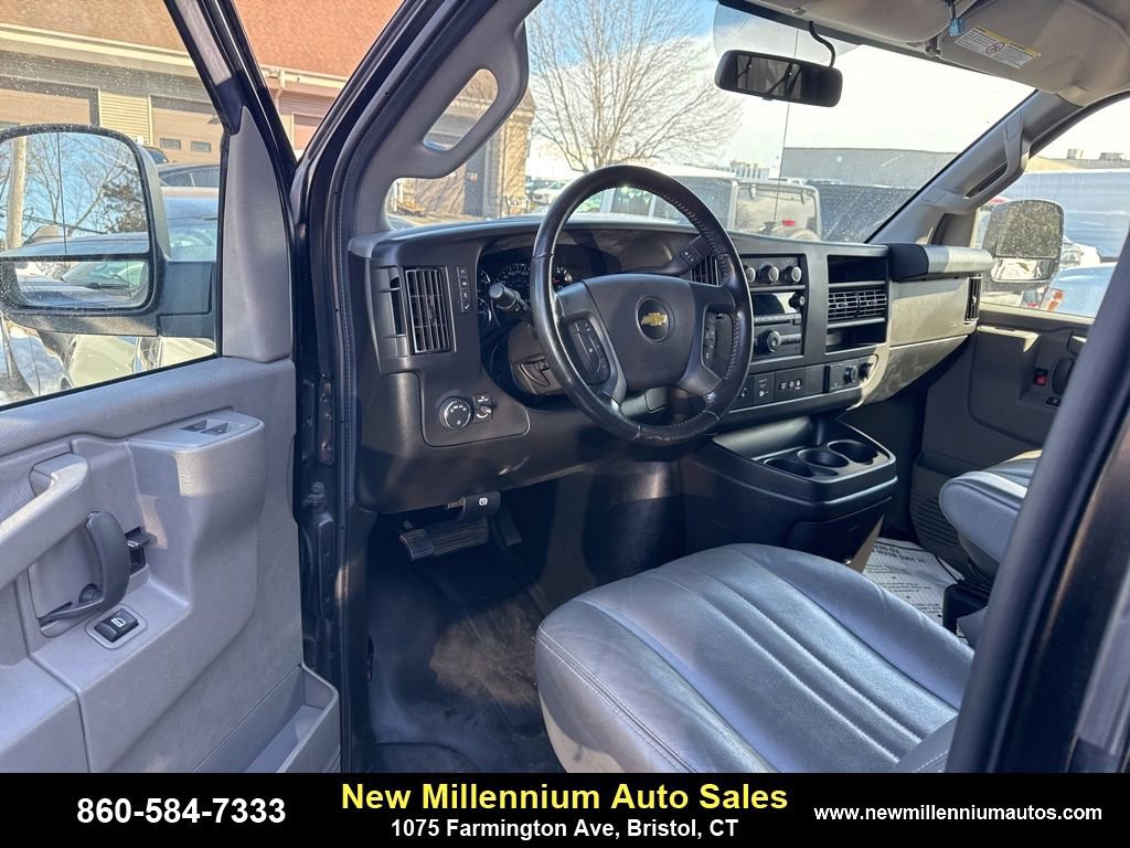 Used 2020 Chevrolet Express 3500 LS image 4