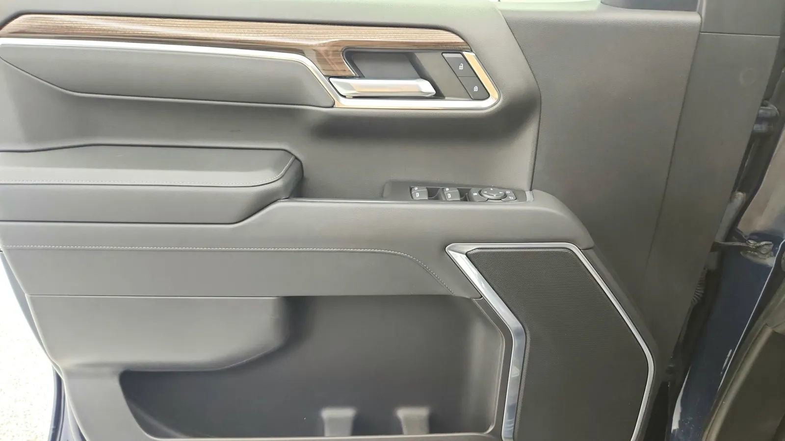 Used 2022 Chevrolet Silverado 1500 LT image 32