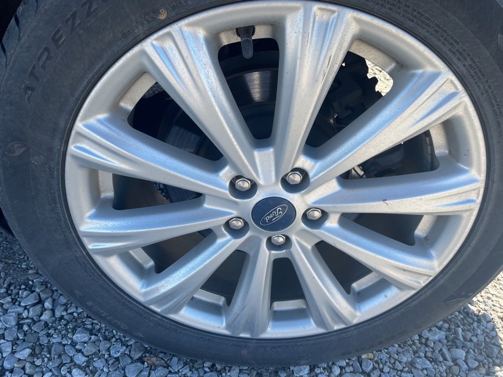 Used 2019 Ford Escape SEL image 9