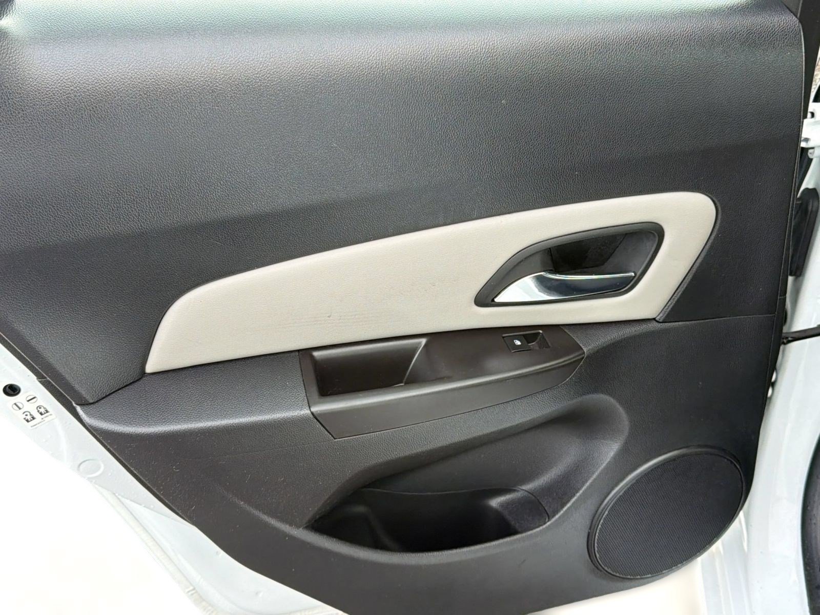 Used 2014 Chevrolet Cruze LS FWD image 29