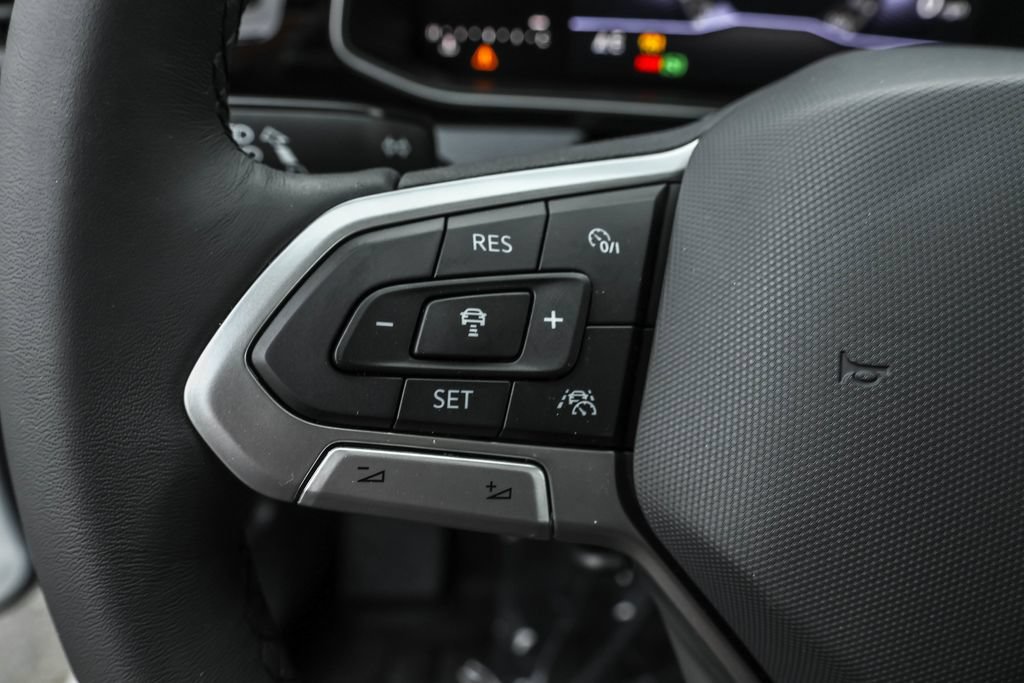Used 2026 Volkswagen Jetta SE FWD image 19