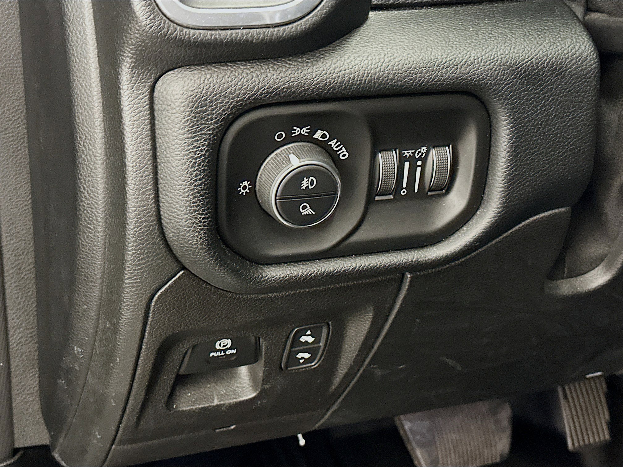 Used 2021 RAM 1500 Laramie image 17