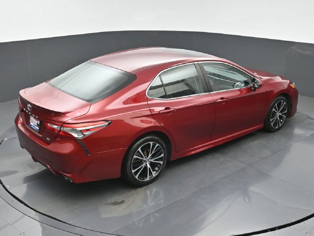 Used 2018 Toyota Camry SE w/ Moonroof Package FWD image 33