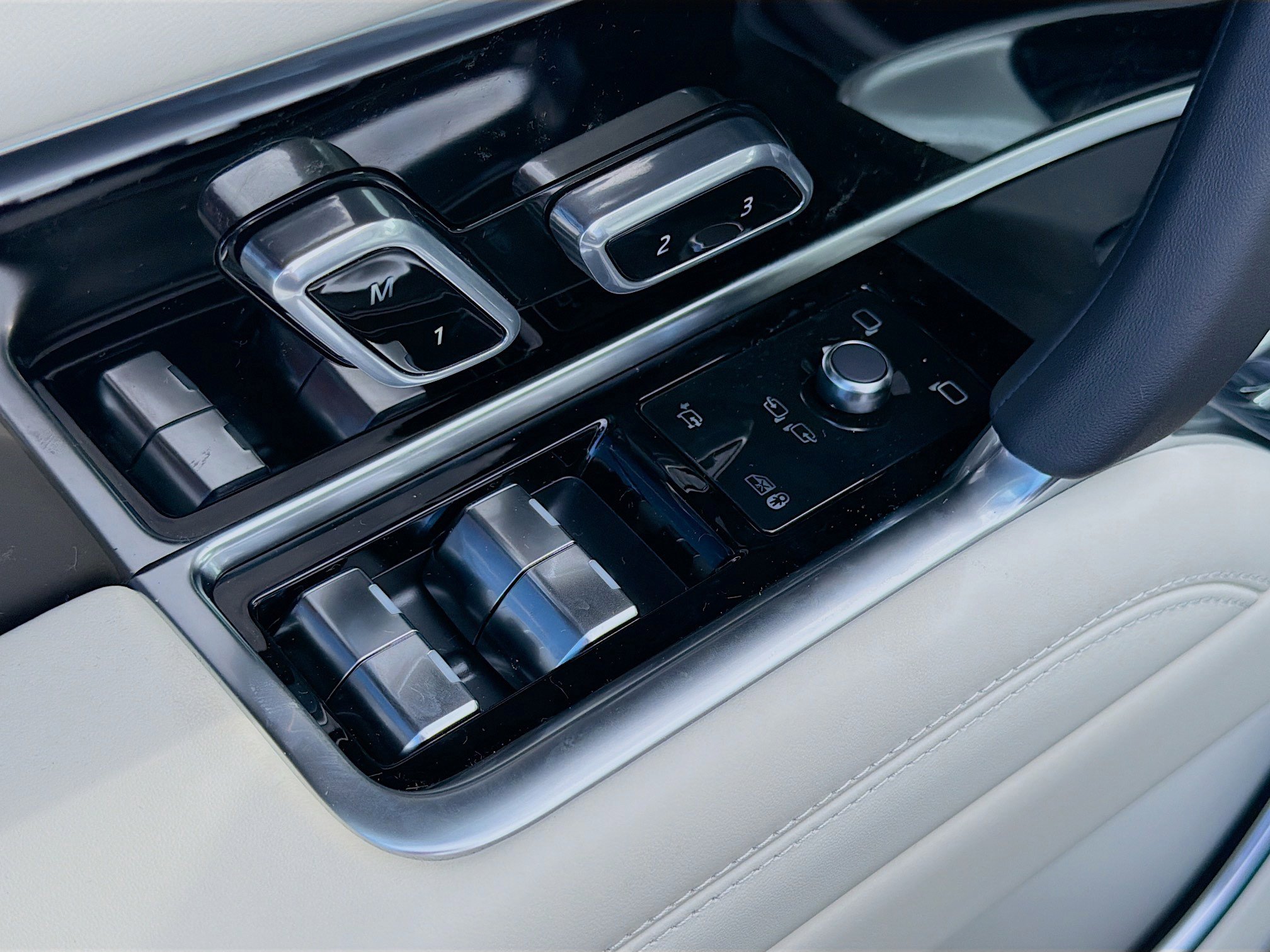 New 2026 Land Rover Range Rover Long Wheelbase Autobiography image 24