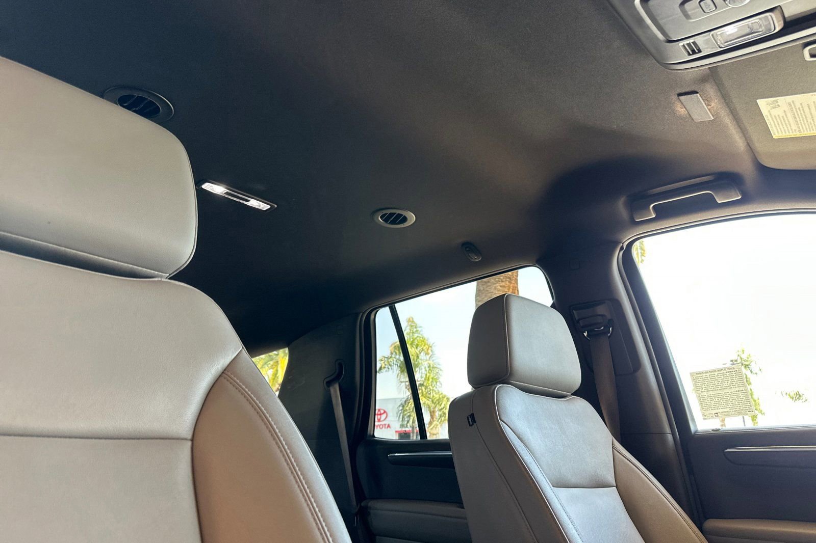 Used 2025 Chevrolet Tahoe LT RWD image 19