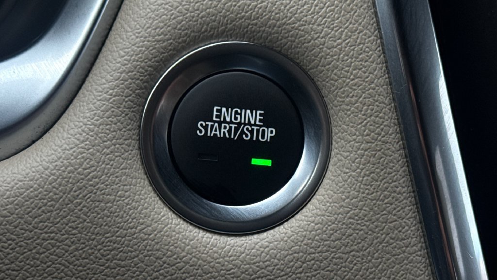 Used 2022 Chevrolet Traverse LS AWD/4WD image 32