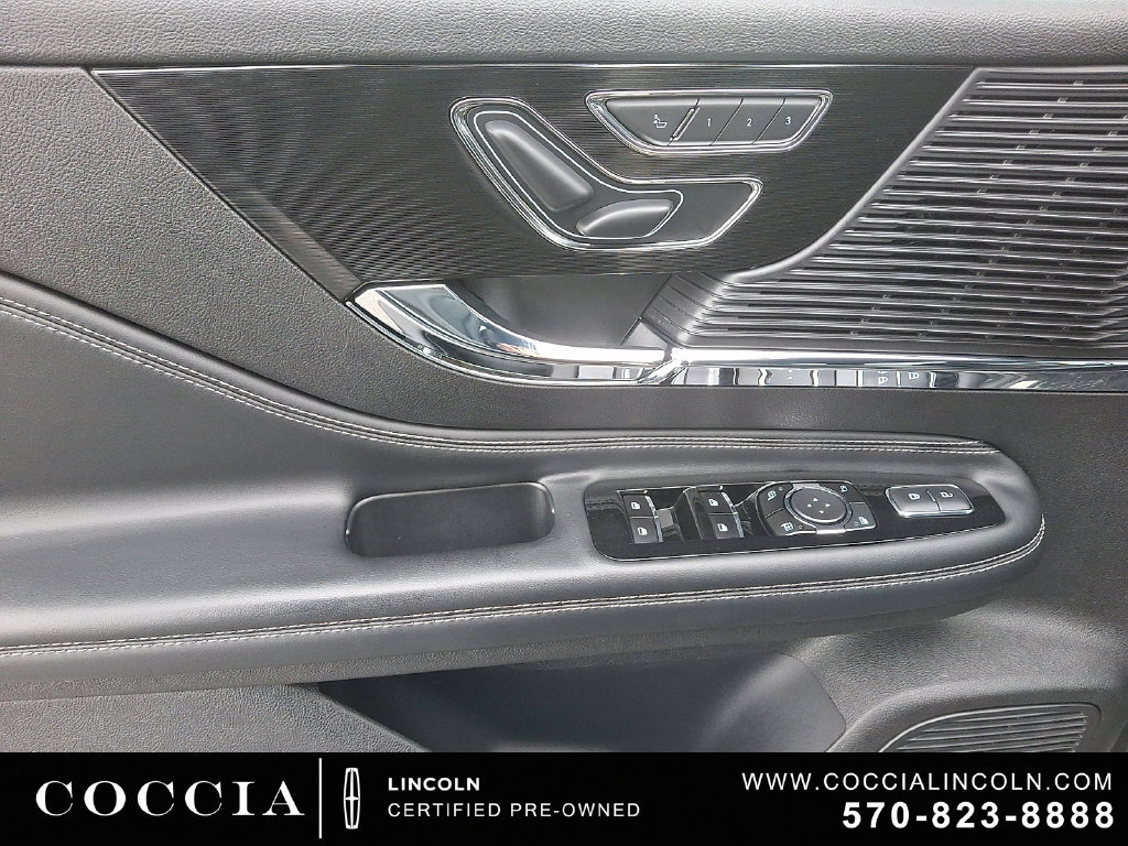 Certified 2022 Lincoln Corsair AWD w/ Equipment Group 101A image 12