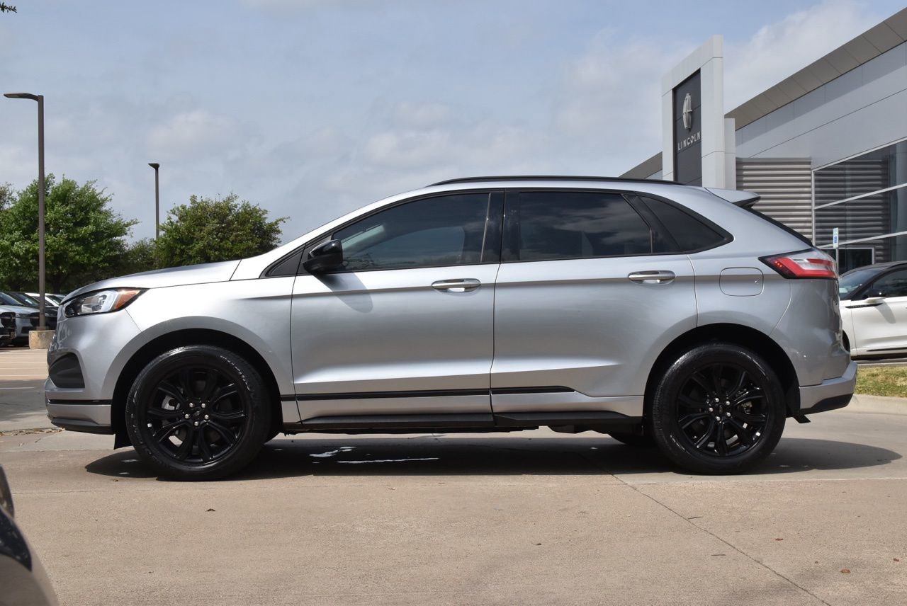 Certified 2023 Ford Edge SE w/ Black Appearance Package image 12