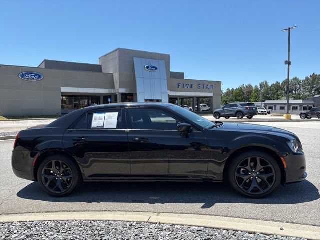 Used 2021 Chrysler 300 Touring w/ Sport Appearance Package RWD image 1
