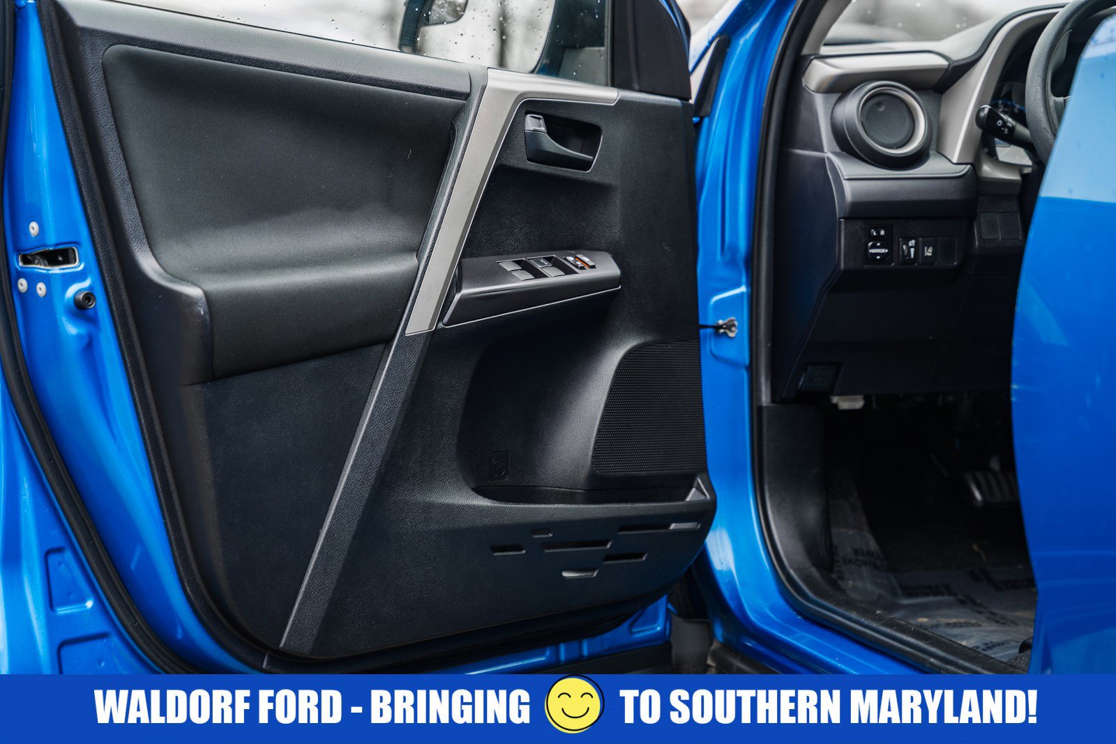 Used 2018 Toyota RAV4 LE w/ All Weather Liner Package image 32