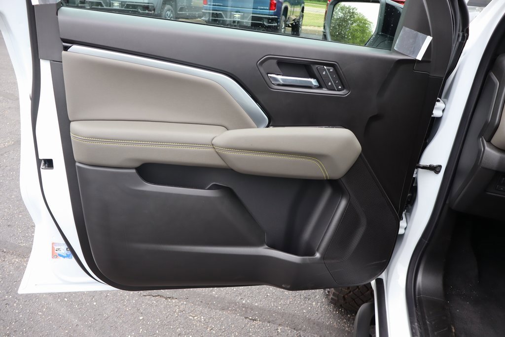 New 2025 Chevrolet Colorado ZR2 w/ Technology Package image 3