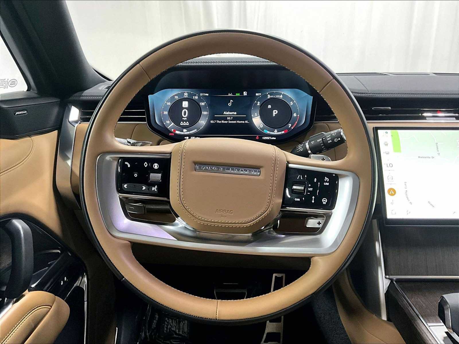 Used 2025 Land Rover Range Rover SE image 17