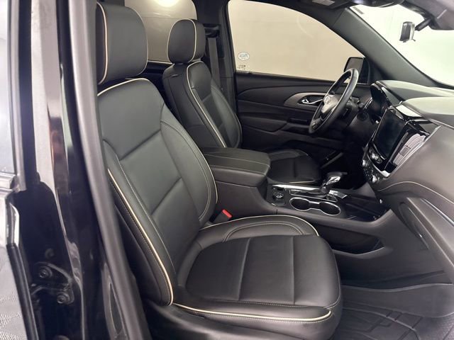 Used 2023 Chevrolet Traverse Premier w/ Redline Edition image 18