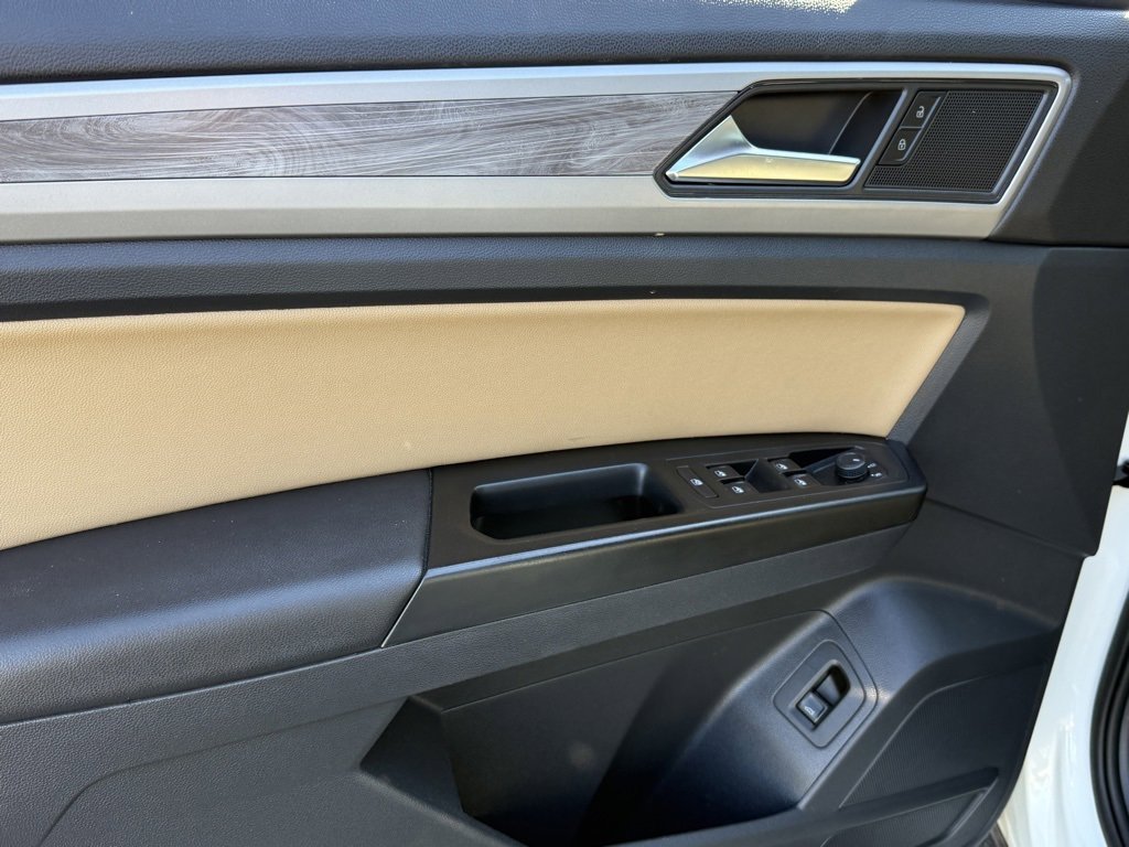 Used 2020 Volkswagen Atlas Cross Sport SE image 12