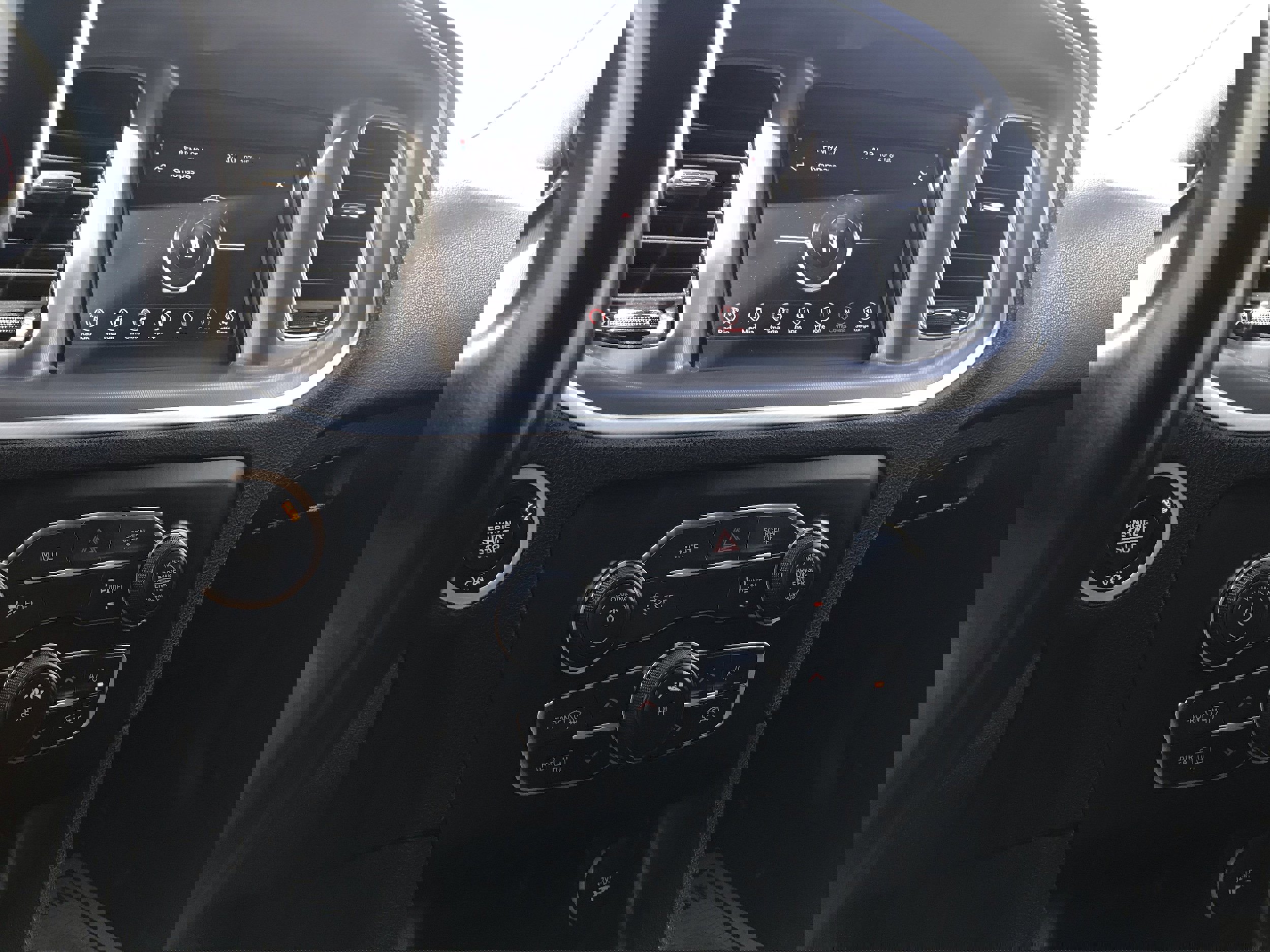 Used 2022 Dodge Charger SXT image 28