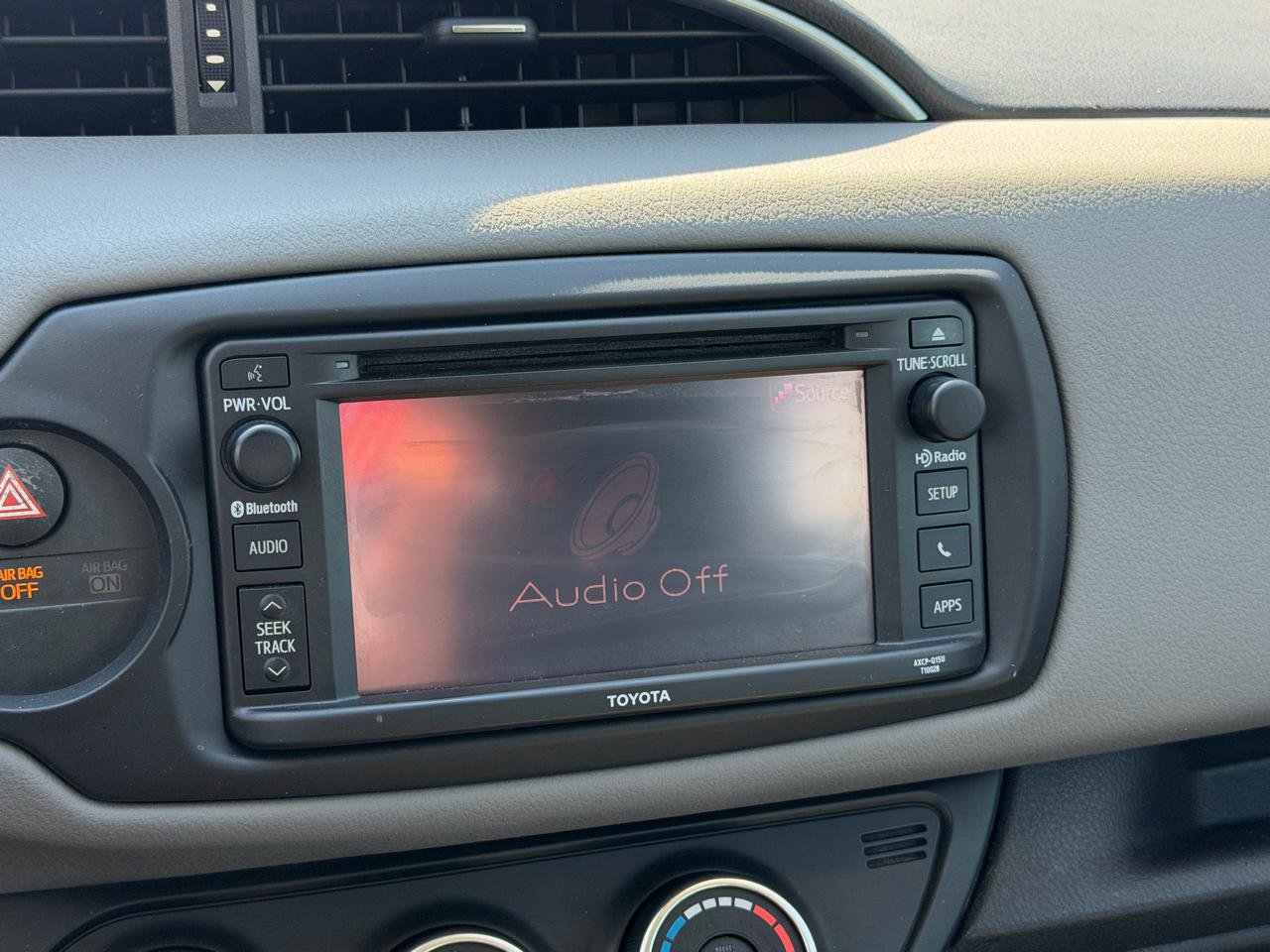 Used 2016 Toyota Yaris LE image 12